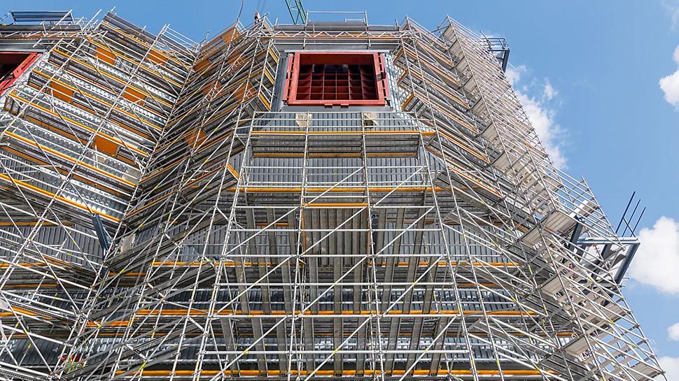 scaffolding planks